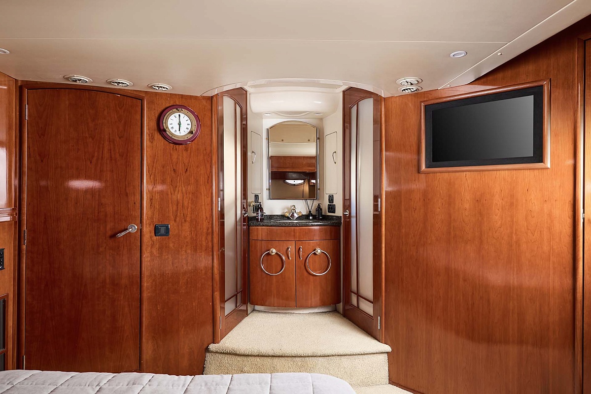 Аренда яхты Carver 60 Mila в Санкт-Петербурге